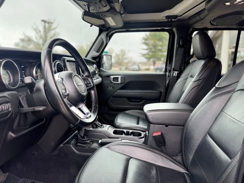Used 2021 Jeep Wrangler Unlimited Sahara AWD/4WD image 16