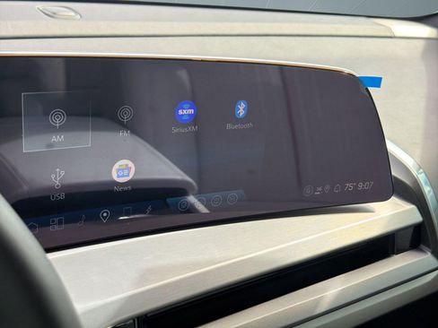 New 2026 Cadillac Vistiq Luxury w/ LPO, Floor Liner Package AWD/4WD image 22