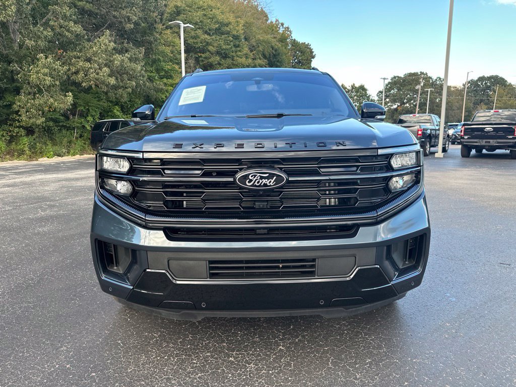 Used 2025 Ford Expedition Max Platinum w/ Stealth Performance Package AWD/4WD image 8