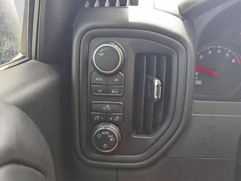 Used 2021 Chevrolet Silverado 1500 Custom image 11