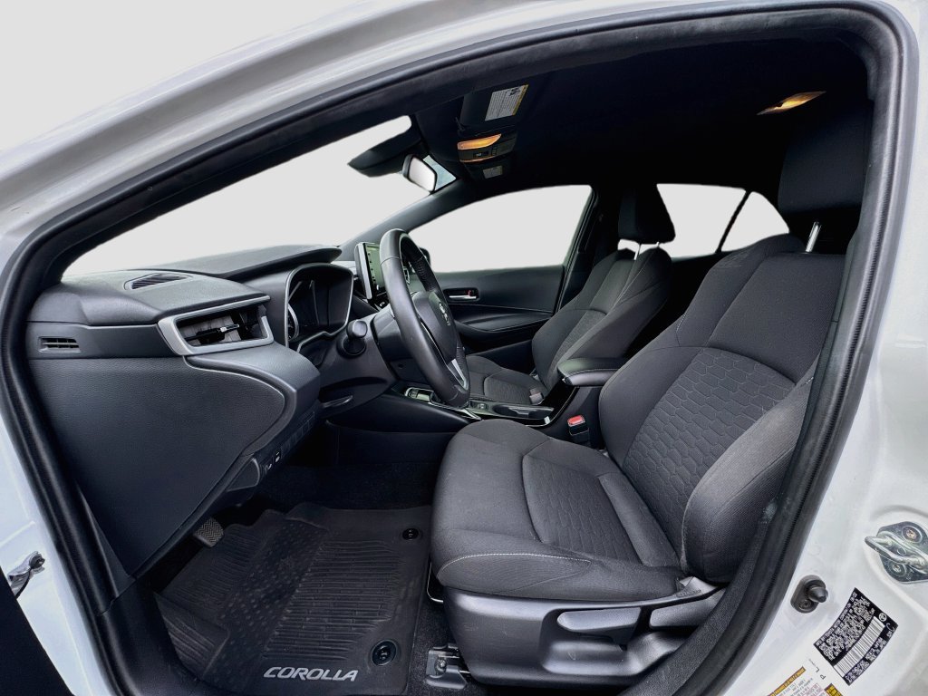 Used 2022 Toyota Corolla SE FWD image 19