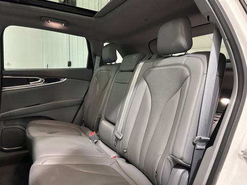Used 2022 Lincoln Nautilus Reserve AWD/4WD image 28