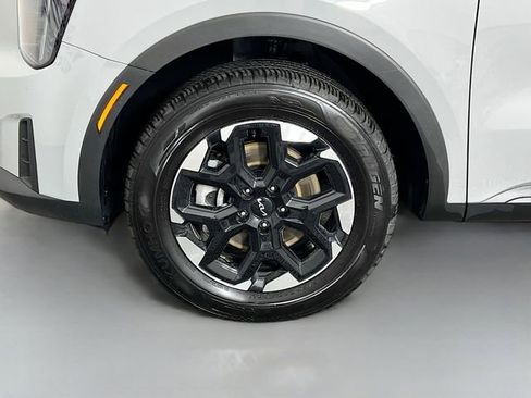 Used 2025 Kia Sorento S AWD/4WD image 10