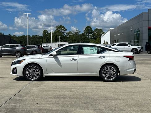 New 2025 Nissan Altima 2.5 SL image 2