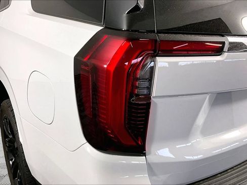 Used 2025 GMC Yukon Elevation RWD image 22