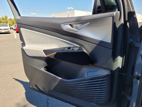 Used 2024 Volkswagen ID.4 2WD image 25