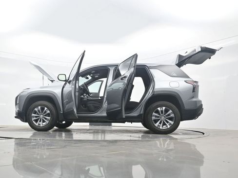 Used 2025 Chevrolet Equinox LT FWD image 43
