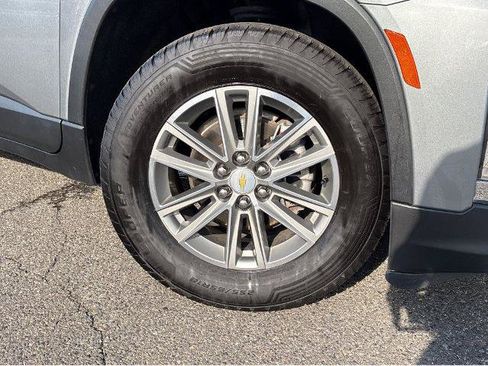 Used 2023 Chevrolet Traverse LT w/ LPO, Floor Liner Package AWD/4WD image 4