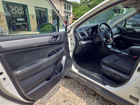 Used 2016 Subaru Outback 2.5i Premium AWD/4WD image 14