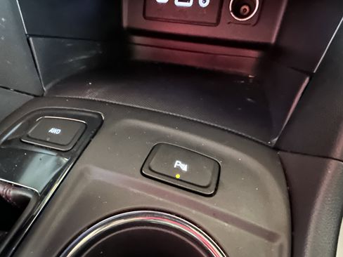 Used 2023 Chevrolet Equinox RS image 49