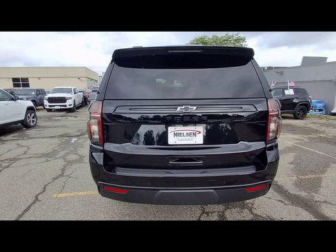 Used 2023 Chevrolet Tahoe Z71 w/ Luxury Package AWD/4WD image 7