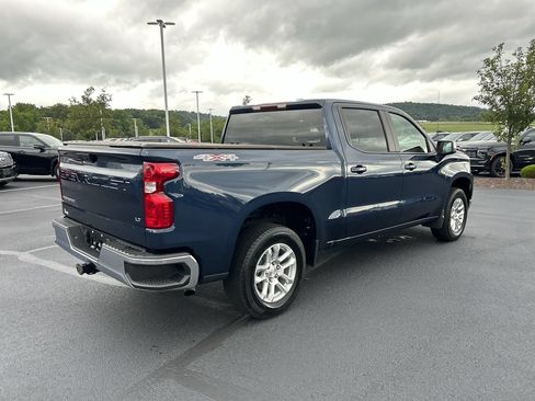 Used 2023 Chevrolet Silverado 1500 LT AWD/4WD image 7