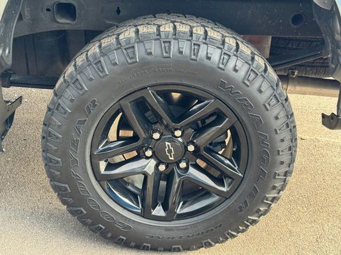 Used 2022 Chevrolet Silverado 1500 LT Trail Boss w/ LPO, Dark Essentials Package image 7