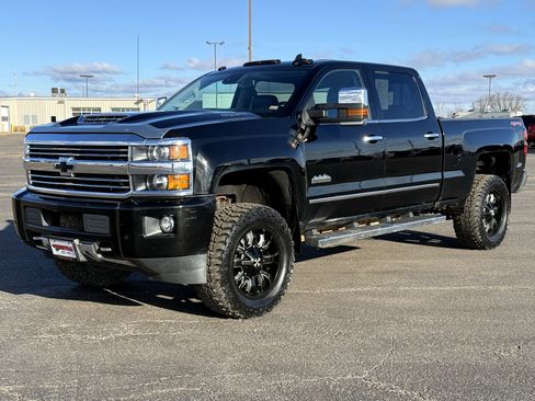 Used 2017 Chevrolet Silverado 2500 High Country w/ Duramax Plus Package image 8