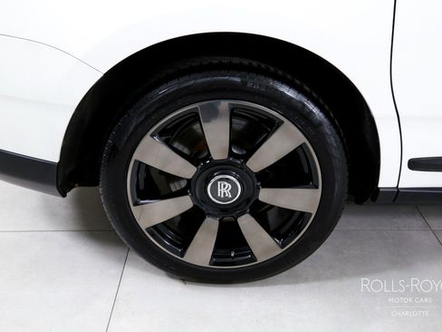 Used 2019 Rolls-Royce Cullinan image 39