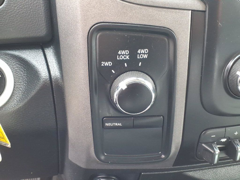 Used 2018 RAM 3500 Tradesman w/ Chrome Appearance Group AWD/4WD image 9