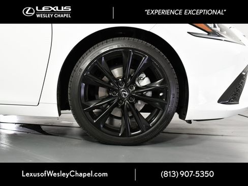 Used 2022 Lexus ES 300h F Sport image 5
