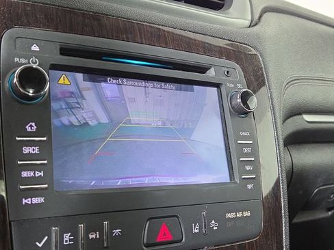 Used 2017 Chevrolet Traverse Premier FWD image 20