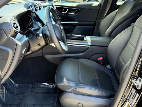 Used 2025 Mercedes-Benz GLC 300 image 27