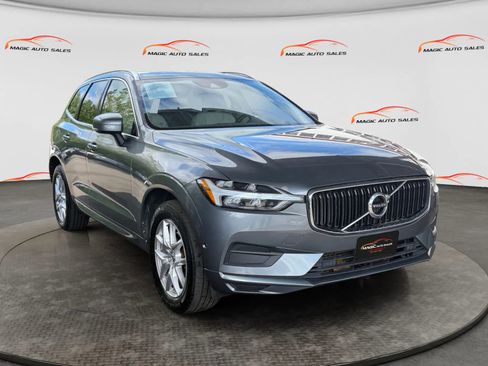 Used 2018 Volvo XC60 T5 Momentum w/ Vision Package AWD/4WD image 5