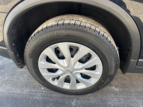 Used 2016 Nissan Rogue S w/ Appearance Package image 6