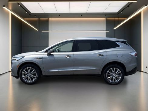 Used 2023 Buick Enclave Essence w/ Experience Buick Package FWD image 2