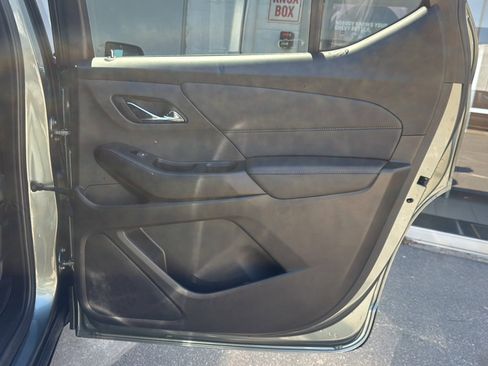 Used 2023 Chevrolet Traverse LT w/ Rear Camera Mirror Package AWD/4WD image 23