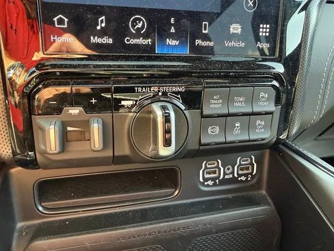 Used 2024 RAM 3500 Limited AWD/4WD image 24