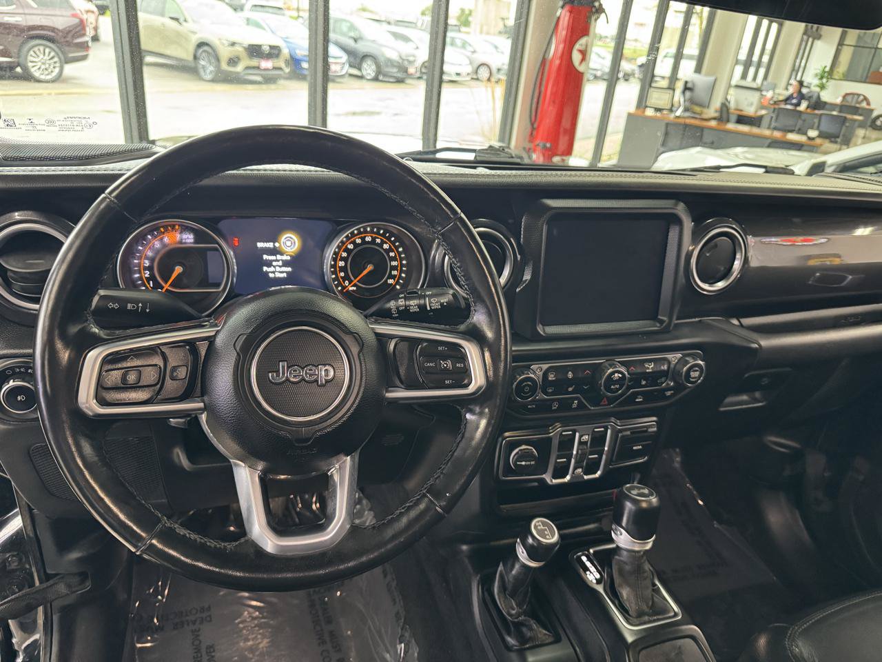 Used 2021 Jeep Wrangler Unlimited Sahara AWD/4WD image 3