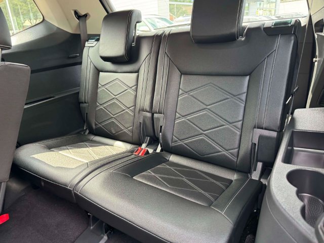 Certified 2026 Volkswagen Atlas SE w/ Panoramic Sunroof Package AWD/4WD image 12