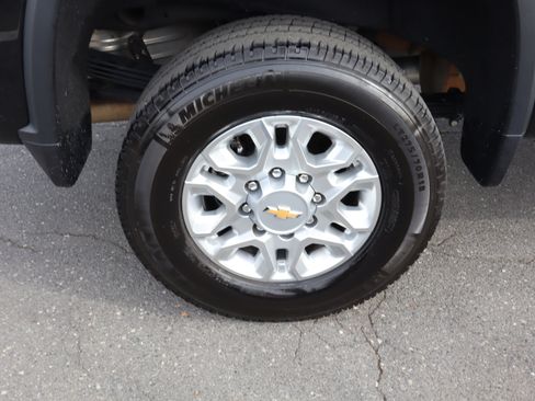 Certified 2024 Chevrolet Silverado 2500 LTZ w/ LTZ Premium Package image 37