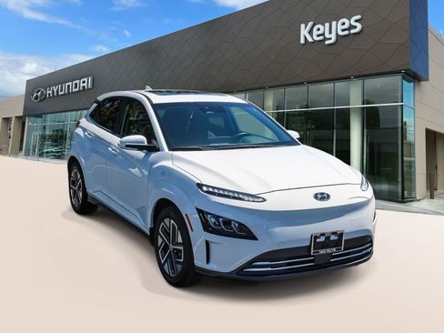 Certified 2023 Hyundai Kona Limited FWD image 3