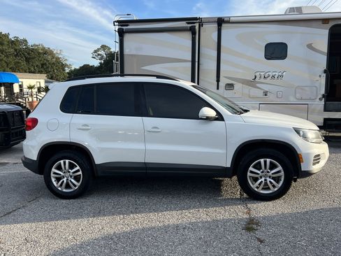 Used 2016 Volkswagen Tiguan S image 6