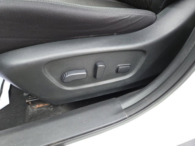Used 2018 Nissan Rogue SV FWD image 24