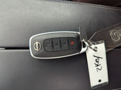 Used 2023 Nissan Rogue SV FWD image 34