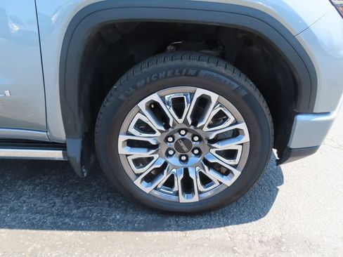 Certified 2026 GMC Sierra 1500 Denali Ultimate AWD/4WD image 10