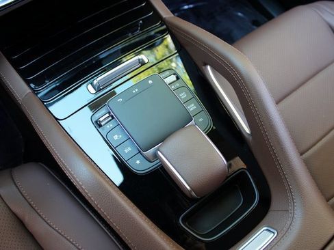 Used 2024 Mercedes-Benz GLE 450 4MATIC w/ AMG Line Exterior image 18