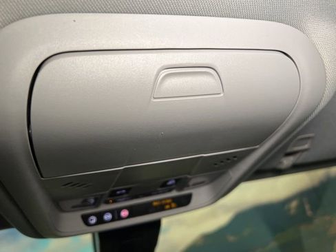 Used 2023 Chevrolet Equinox LT image 43