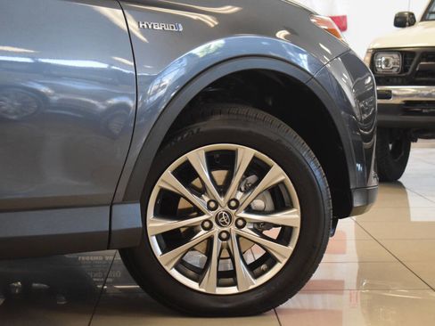 Used 2018 Toyota RAV4 Limited w/ Advanced Technology Package AWD/4WD image 22