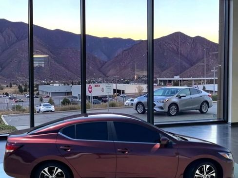 Used 2020 Nissan Sentra SV FWD image 7