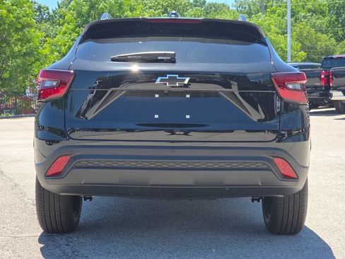 New 2026 Chevrolet Trax LT w/ Driver Confidence Package FWD image 15