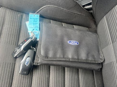 Used 2016 Ford Edge SEL AWD/4WD image 38