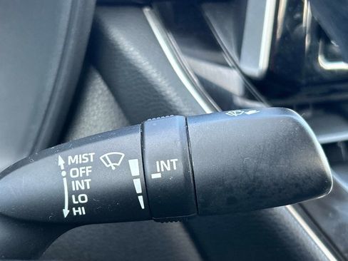 Used 2020 Toyota Corolla LE image 25