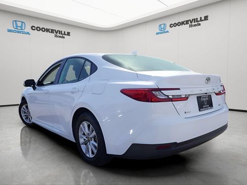 Used 2025 Toyota Camry LE FWD image 8