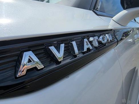 Used 2022 Lincoln Aviator Reserve w/ Equipment Group 201A AWD/4WD image 8
