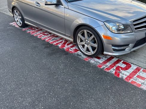 Used 2014 Mercedes-Benz C 300 Sport image 11