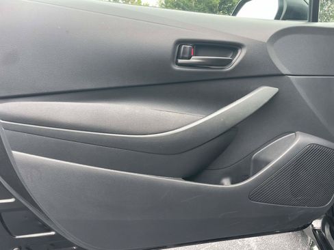 Used 2025 Toyota Corolla LE FWD image 15