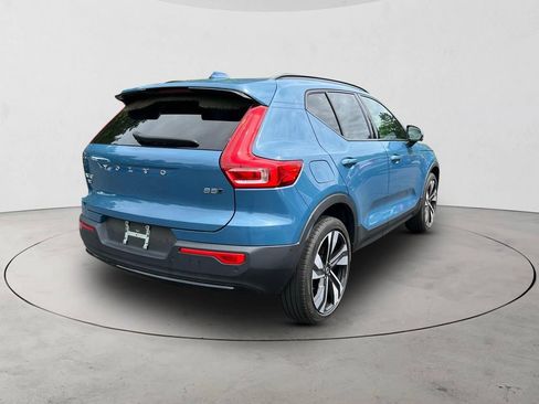 Certified 2023 Volvo XC40 B5 Plus w/ Driver Assist Package AWD/4WD image 5