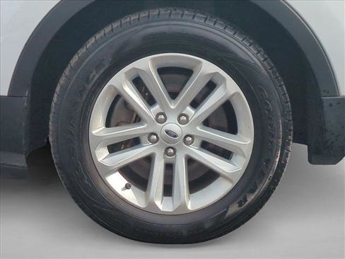 Used 2016 Ford Explorer XLT w/ Equipment Group 202A image 26