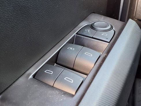 New 2026 GMC Canyon Elevation w/ Convenience Package image 16